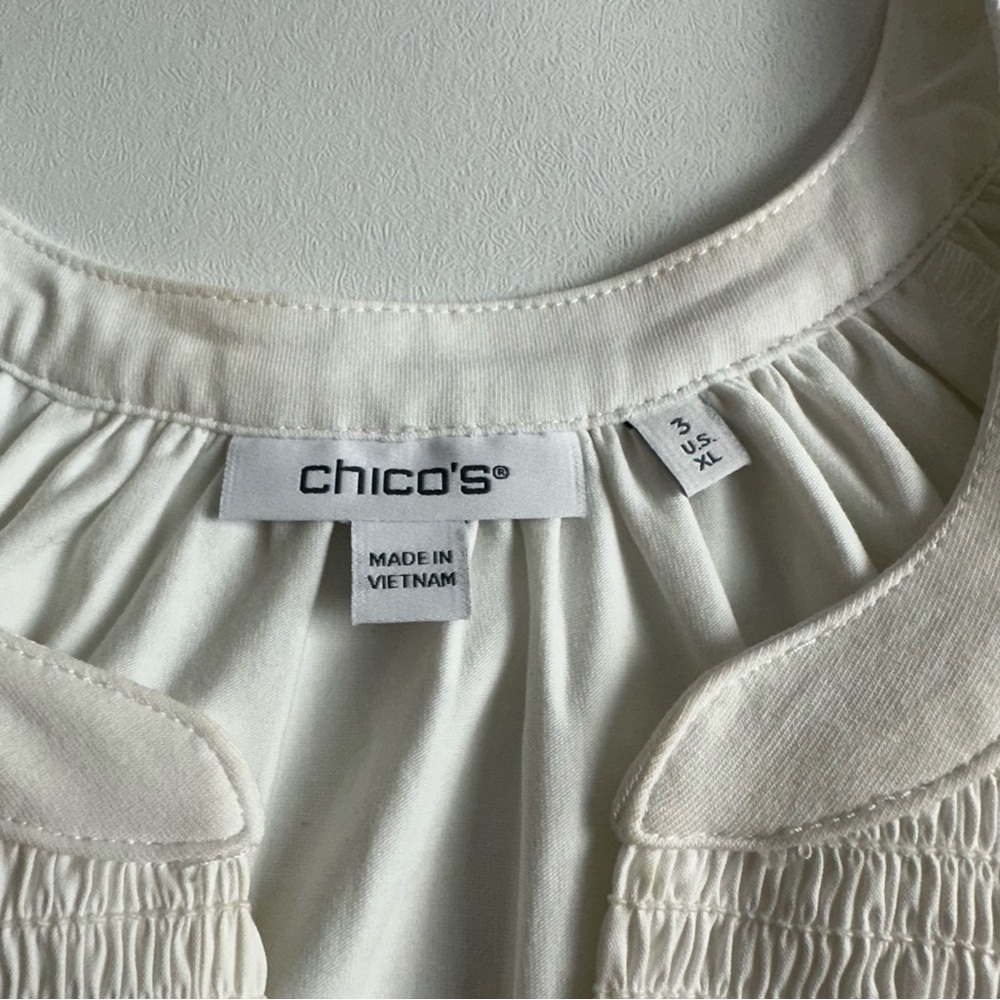 Chico’s size 3 (16) balloon, short sleeve blouse with smocked detail on front - Picture 8 of 12